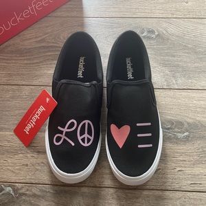 New in box bucketfeet slip on, Spots & Dots LOVE shoes. Size 10.